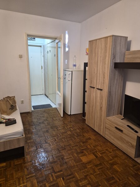 Berceni, Piata Progresul,