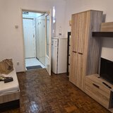 Berceni, Piata Progresul